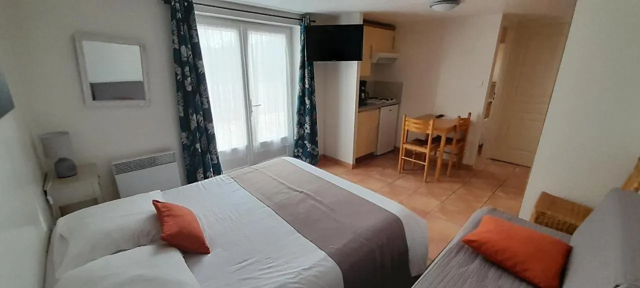 Hotel Des Vignes Juliénas 3*,